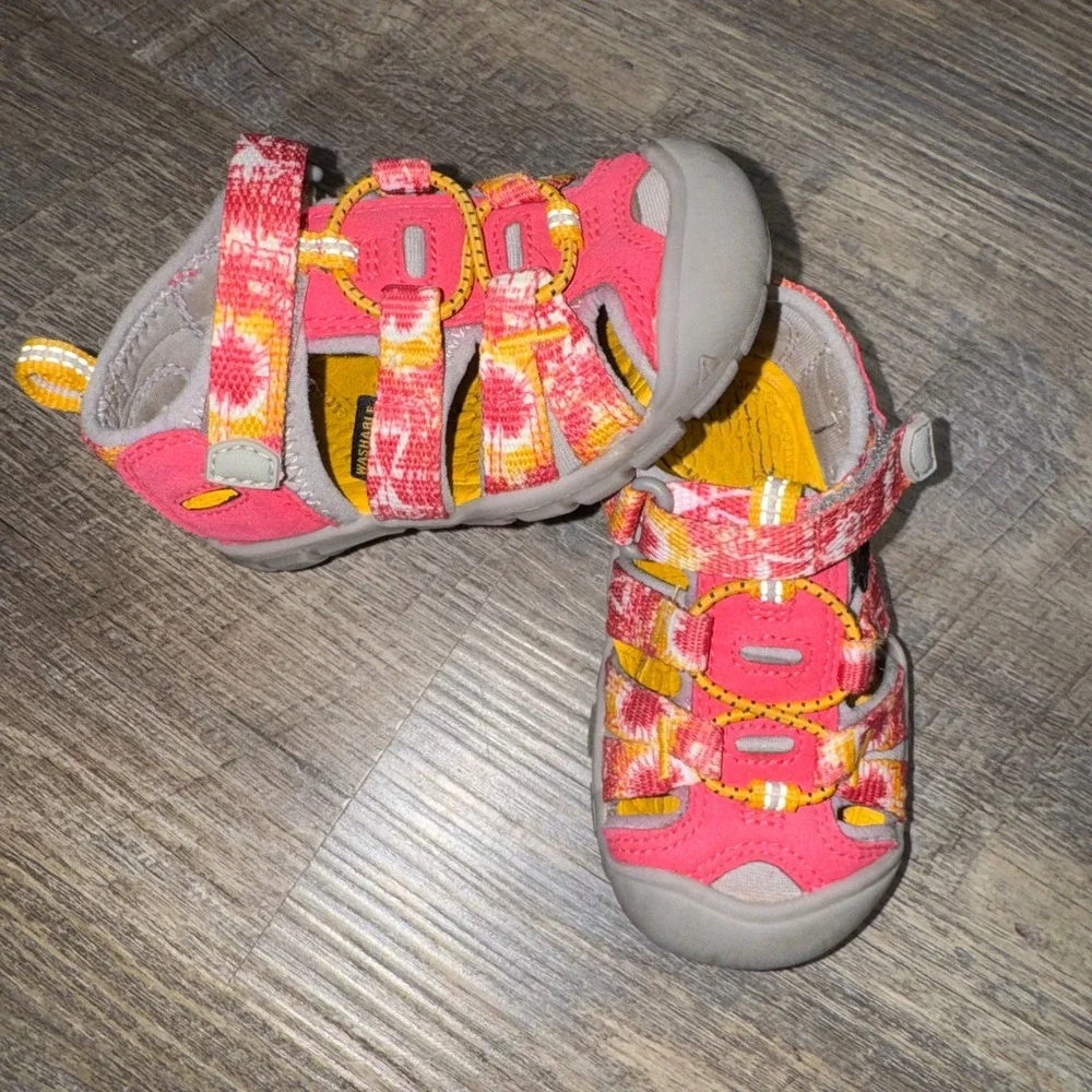 KEEN Seacamp II CNX Kids Pink Yellow Tie Dye Water Hiking Sandals 5.5